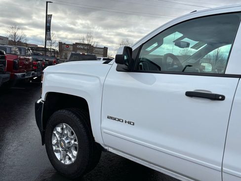 Used 2018 Chevrolet Silverado 2500 LT image 6