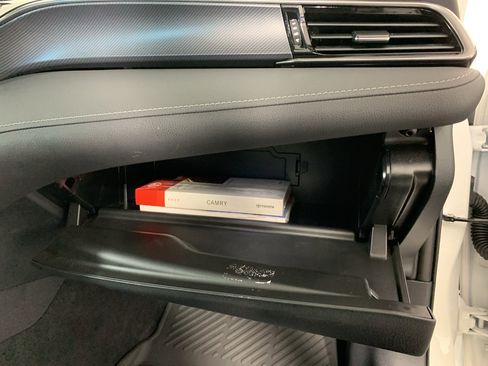 Used 2022 Toyota Camry SE w/ Convenience Package image 39