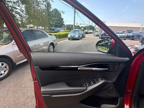 Certified 2025 Kia Seltos S AWD/4WD image 12