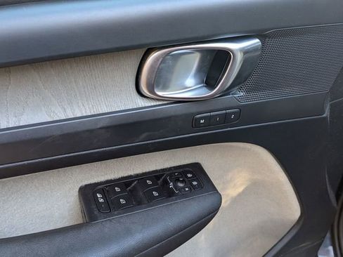 Used 2020 Volvo XC40 T5 Inscription image 23