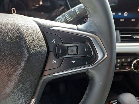Certified 2024 Chevrolet Trax LT w/ Sunroof Package FWD image 21