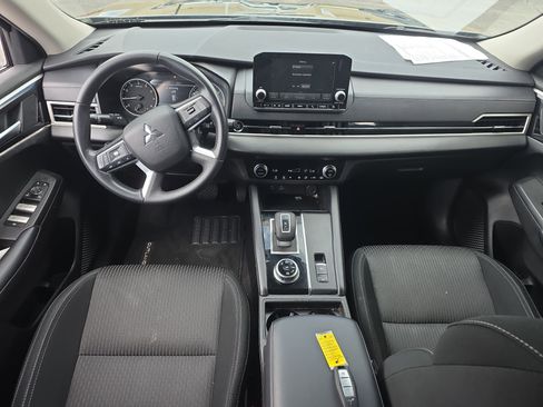 Used 2024 Mitsubishi Outlander ES AWD/4WD image 11