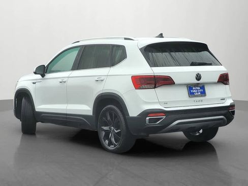 Used 2022 Volkswagen Taos SE w/ Panoramic Sunroof Package AWD/4WD image 4