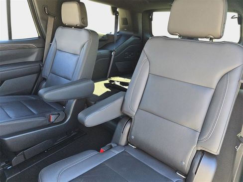 Used 2021 Chevrolet Tahoe LT w/ LT Signature Package image 19