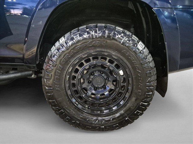 Used 2024 Toyota 4Runner SR5 AWD/4WD image 23