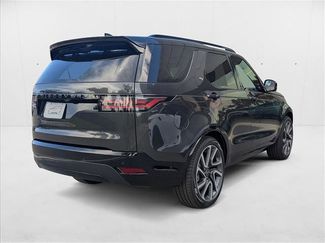 New 2025 Land Rover Discovery Dynamic SE video 2