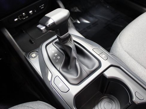 Used 2025 Kia K4 EX image 38