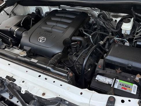 Used 2011 Toyota Tundra Limited w/ Memory Pkg image 28