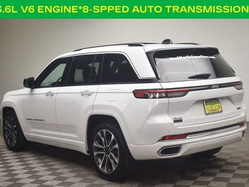 Used 2023 Jeep Grand Cherokee Overland w/ Luxury Tech Group IV AWD/4WD image 6