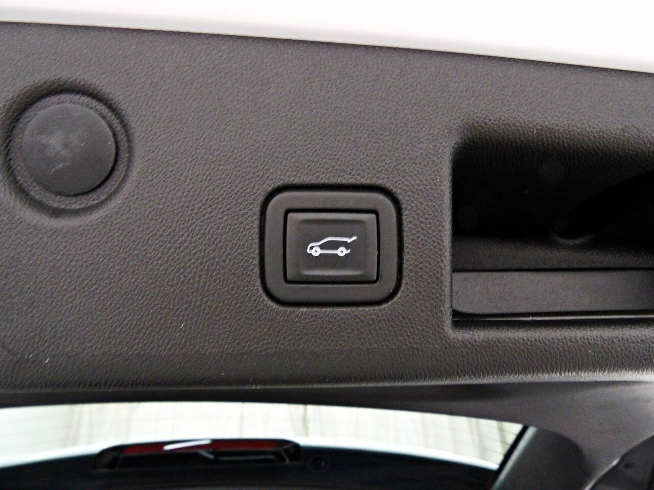 Used 2021 Chevrolet Equinox Premier FWD image 14