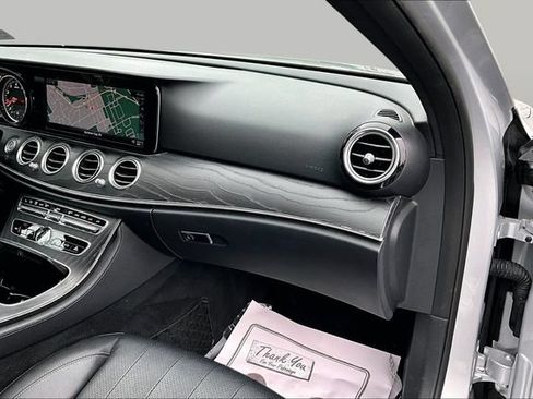 Certified 2019 Mercedes-Benz E 300 4MATIC image 30