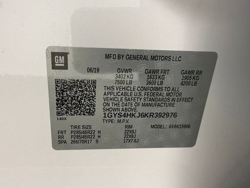 Used 2019 Cadillac Escalade ESV Luxury AWD/4WD image 16