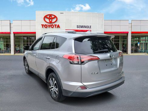 Used 2017 Toyota RAV4 LE FWD image 4