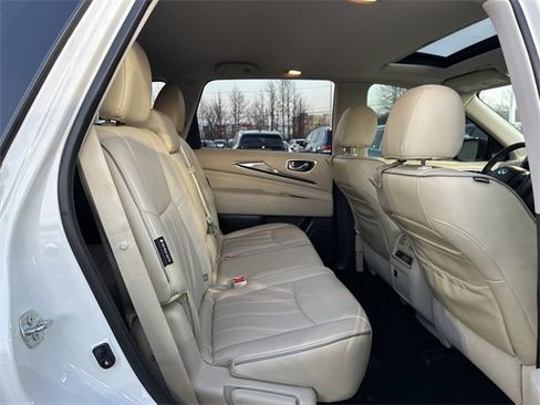Used 2019 INFINITI QX60 Luxe w/ Essential Package image 36