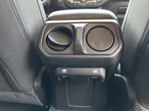 Used 2023 Jeep Wrangler Sport S image 33