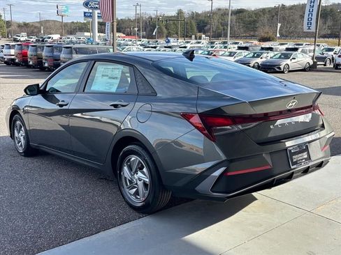 New 2026 Hyundai Elantra SE w/ Cargo Package image 2