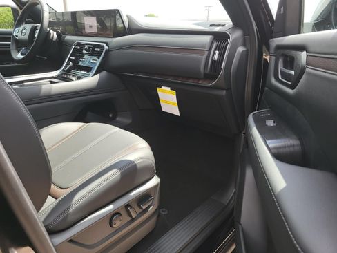 New 2026 Nissan Armada SL w/ Captain's Chari Seat Package AWD/4WD image 11