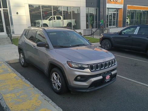 Used 2023 Jeep Compass Latitude AWD/4WD image 1