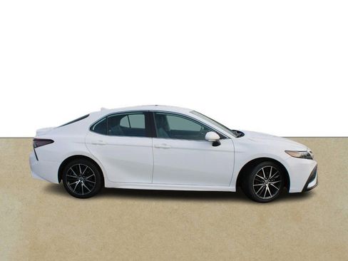 Certified 2023 Toyota Camry SE image 2