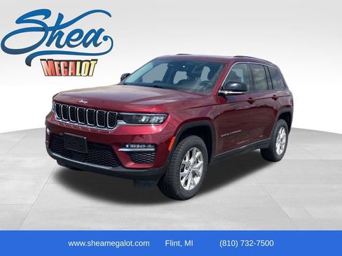 Used 2023 Jeep Grand Cherokee Limited AWD/4WD image 1