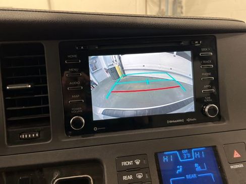 Used 2018 Toyota Sienna XLE w/ XLE Navigation Package image 14