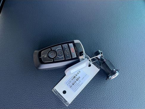 Used 2025 Ford F150 Lariat w/ Equipment Group 501A Mid image 33