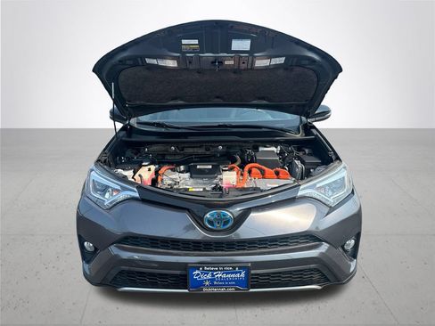 Used 2018 Toyota RAV4 SE AWD/4WD image 4