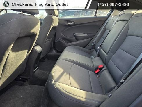 Used 2018 Chevrolet Cruze LT w/ Convenience Package image 19