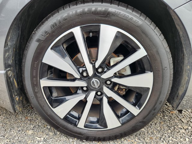 Certified 2024 Nissan Sentra SV w/ SV Premium Package FWD image 20