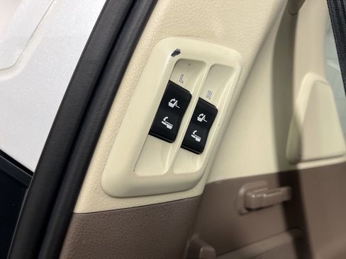 Used 2017 Lexus GX 460 Luxury image 11