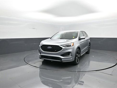 Certified 2020 Ford Edge ST image 3