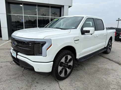 Used 2022 Ford F150 Lightning Platinum AWD/4WD image 3