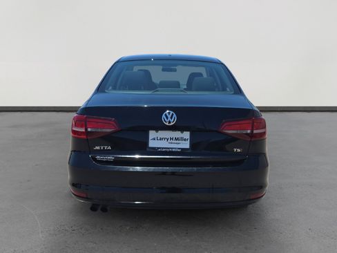 Used 2018 Volkswagen Jetta S w/ Cold Weather Package FWD image 4