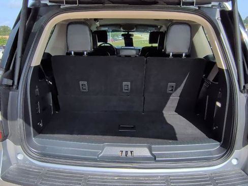 Certified 2024 Ford Expedition XLT RWD image 16