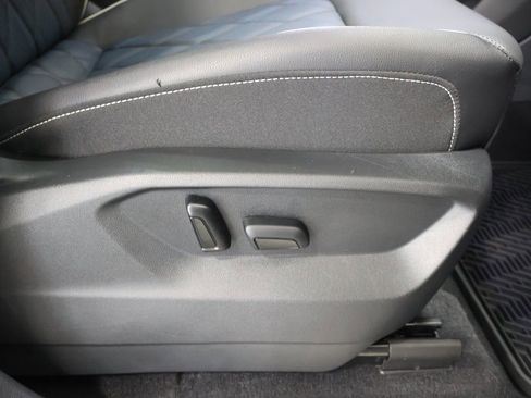 Used 2024 Volkswagen Atlas Cross Sport SEL Premium R-Line image 22