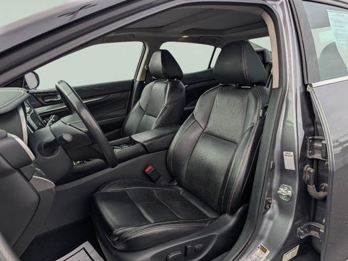 Used 2020 Nissan Maxima 3.5 SL w/ Floor Mat Group FWD image 12