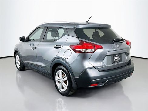 Used 2018 Nissan Kicks S FWD image 10