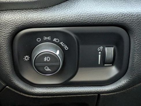 Used 2022 RAM 1500 Big Horn AWD/4WD image 24