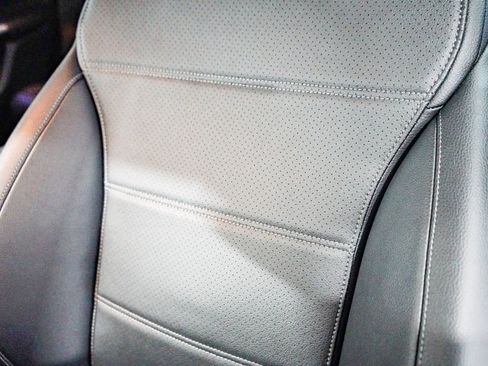 Used 2025 Mercedes-Benz GLC 300 image 25