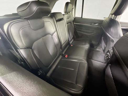 Used 2023 Jeep Grand Cherokee Limited AWD/4WD image 27