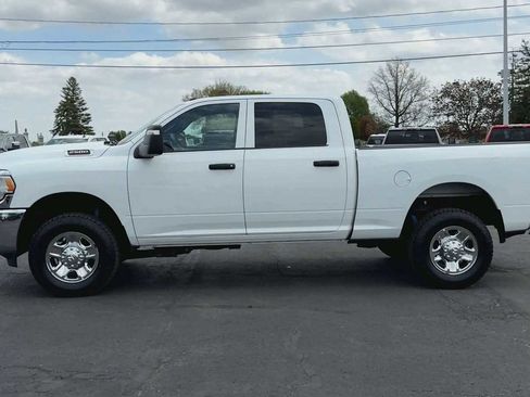 Used 2023 RAM 2500 Tradesman w/ Chrome Appearance Group AWD/4WD image 5
