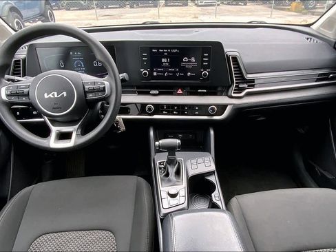 Used 2024 Kia Sportage LX FWD image 16