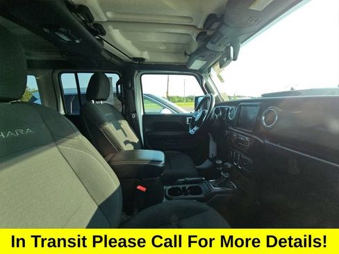 Used 2018 Jeep Wrangler Unlimited Sahara w/ Uconnect 4C Nav & Sound Group AWD/4WD image 6