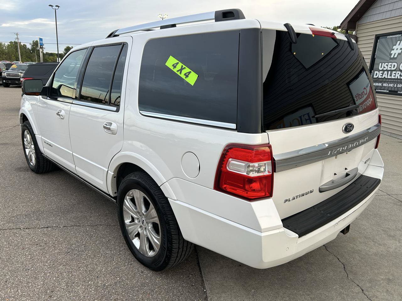Used 2015 Ford Expedition Platinum AWD/4WD image 7