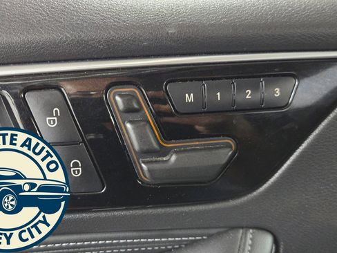 Used 2018 INFINITI QX30 AWD image 21