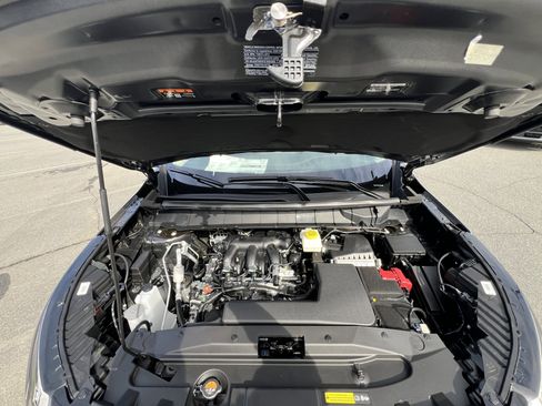 New 2026 Nissan Pathfinder SL image 9