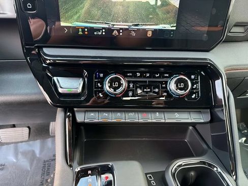 New 2026 GMC Sierra 1500 AT4 w/ AT4 Premium Package AWD/4WD image 25