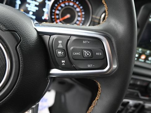 Used 2023 Jeep Wrangler Unlimited Sahara AWD/4WD image 33