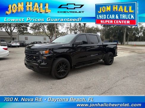 Used 2025 Chevrolet Silverado 1500 Custom image 2
