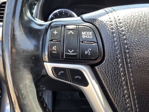 Used 2018 Toyota Highlander XLE AWD/4WD image 33